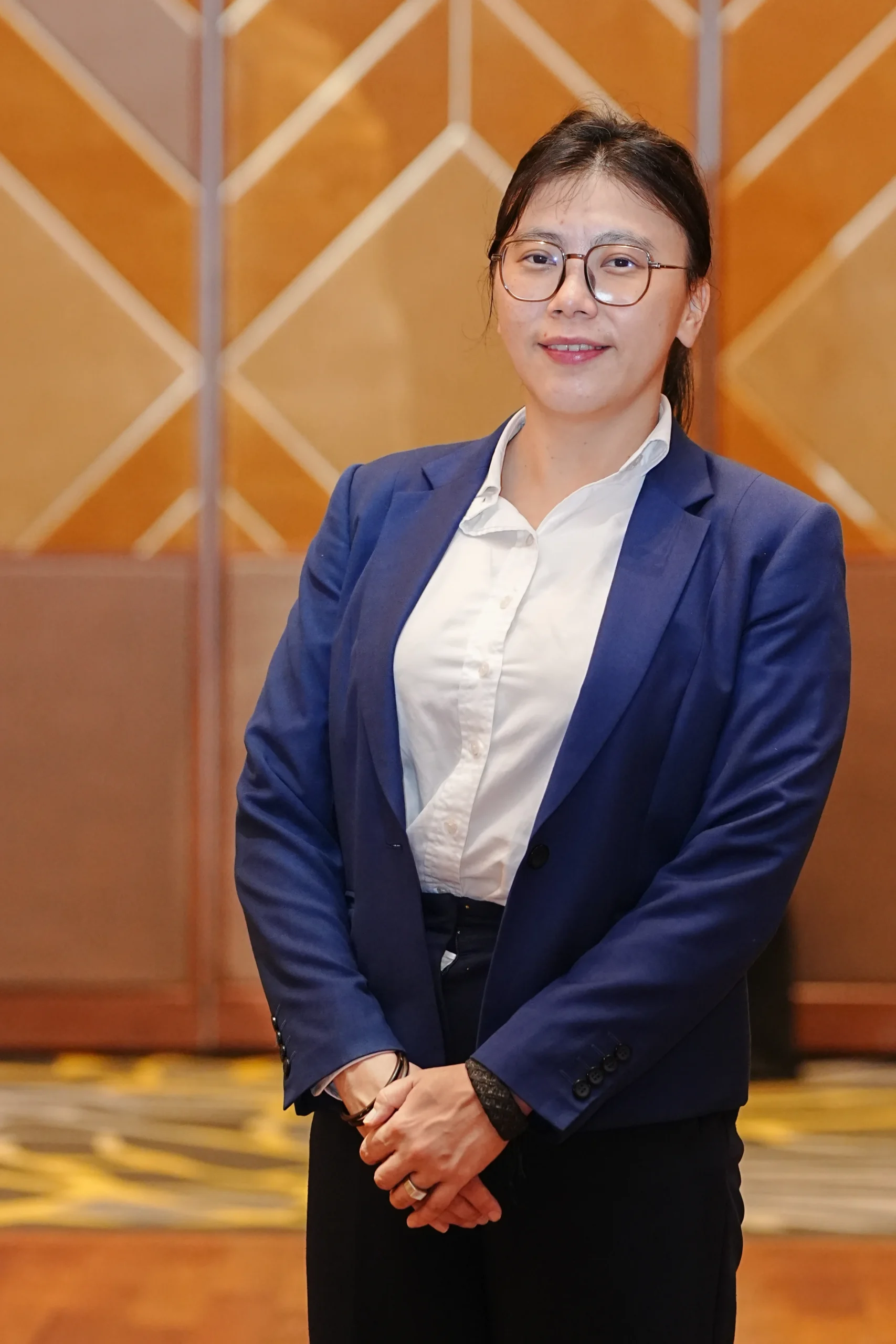 Ms Carmen Yong
